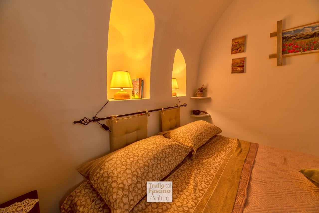 Trullo Dal Fascino Antico Villa Locorotondo Exterior photo