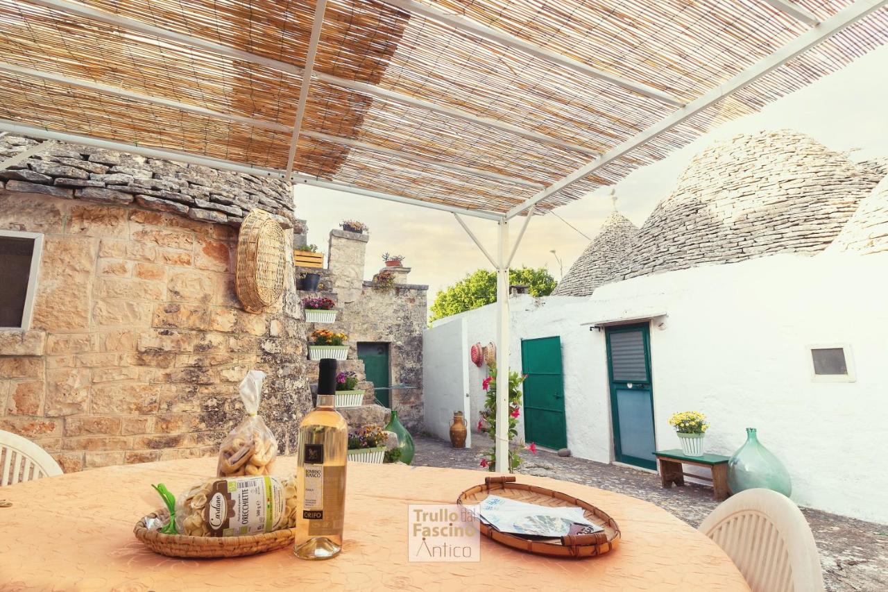 Trullo Dal Fascino Antico Villa Locorotondo Exterior photo