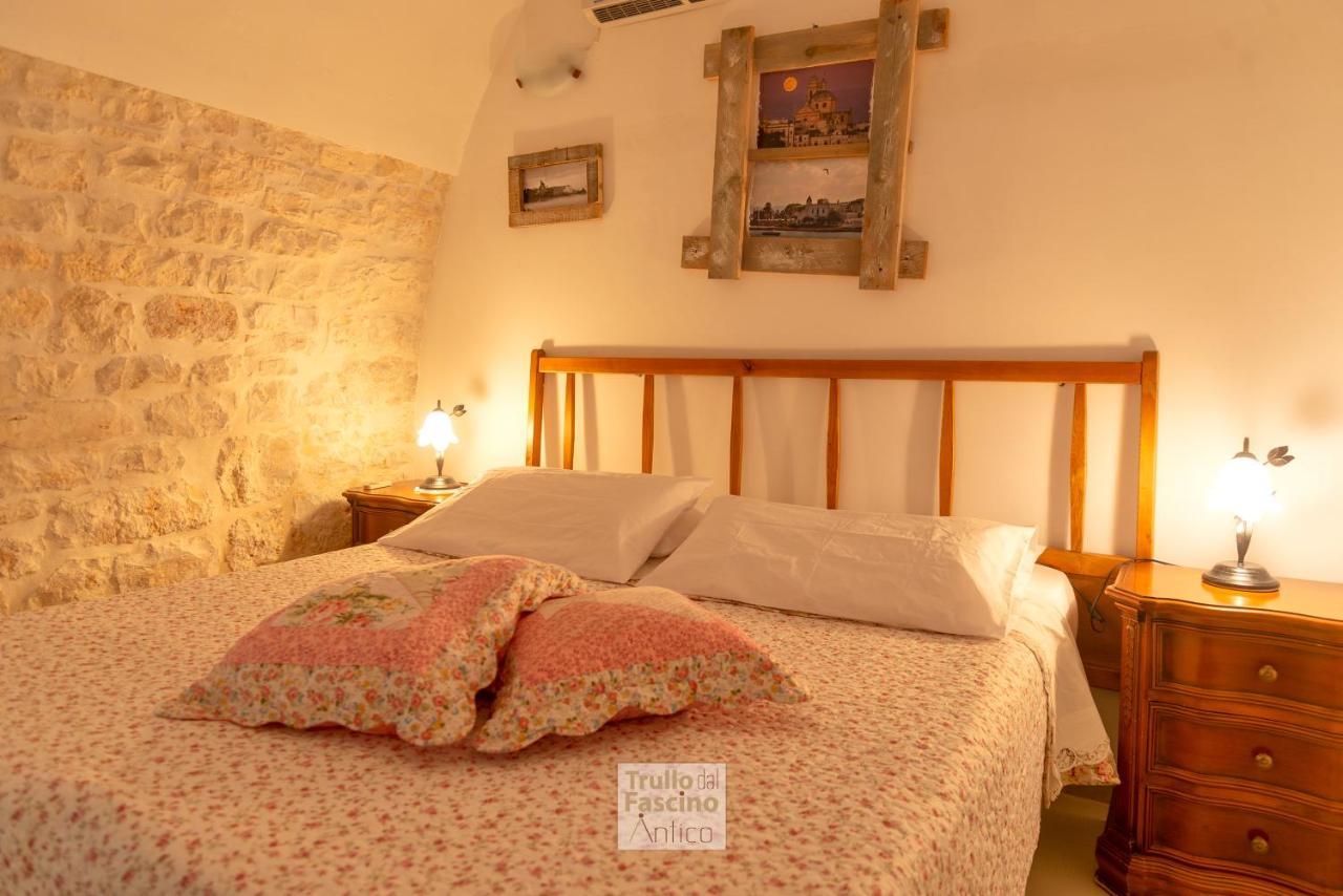 Trullo Dal Fascino Antico Villa Locorotondo Exterior photo