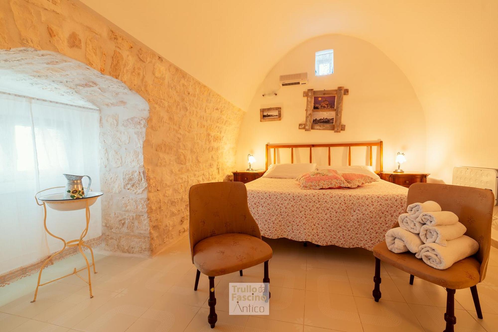 Trullo Dal Fascino Antico Villa Locorotondo Exterior photo